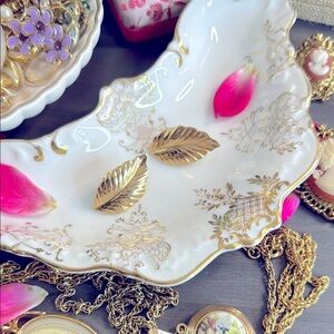 Louis Feraud Leaf earrings | 1980s Vintage Elegant Gold Leaf designer earrings